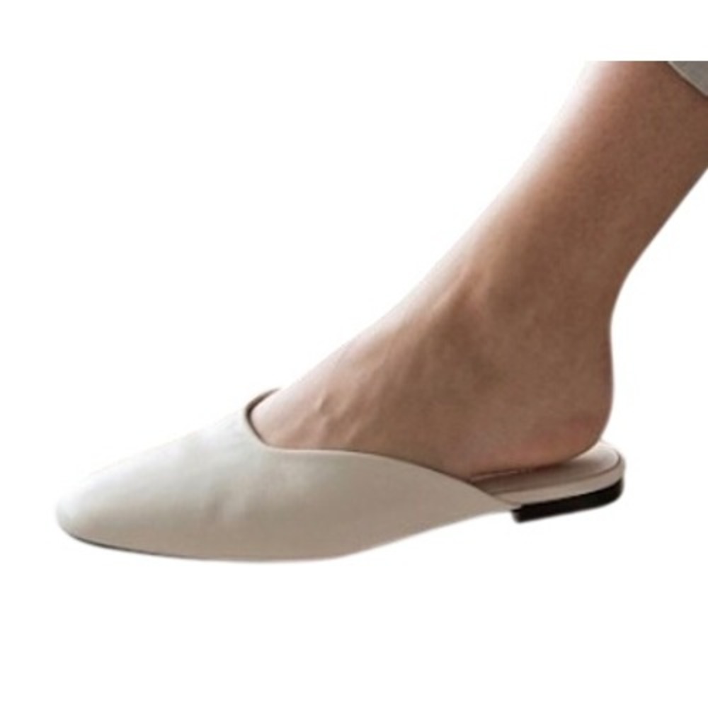 Who What Wear Cream Leather Mules Square Toe Flat Slide Cream White Size 6